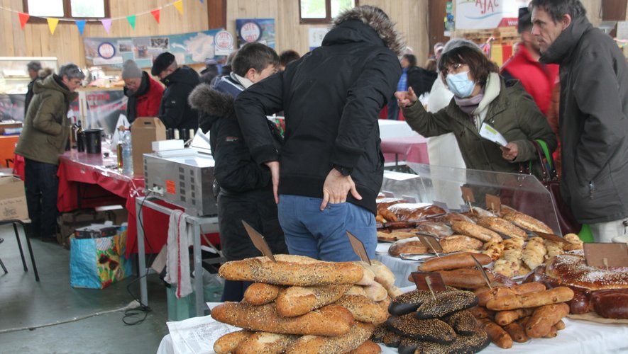 découvrez le retour du salon du goût à najac, un événement incontournable pour les passionnés de gastronomie. rejoignez-nous pour célébrer les saveurs locales, rencontrer des producteurs artisans et déguster des délices culinaires dans un cadre enchanteur.