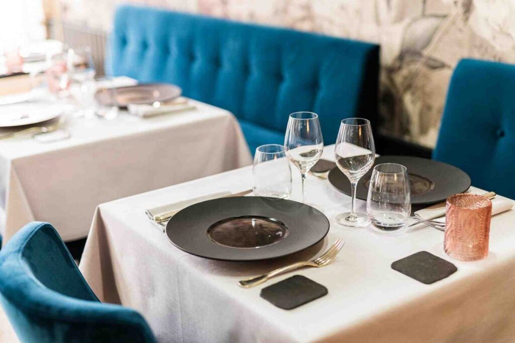 découvrez la richesse de la gastronomie à poitiers, une ville où tradition et innovation s'entrelacent. savourez des spécialités locales, explorez des restaurants raffinés et profitez d'une expérience culinaire unique au cœur de la nouvelle-aquitaine.