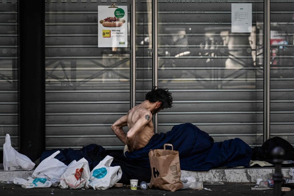 découvrez comment la banque des sans-abri offre un soutien essentiel aux personnes en situation de précarité. cet article explore les initiatives, les services et les solutions proposées pour aider les sans-abri à retrouver stabilité et dignité.