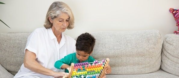 découvrez notre service de nounous seniors, dédié à offrir une assistance bienveillante et professionnelle aux personnes âgées. nos intervenants formés sont là pour apporter confort et compagnie à vos proches tout en respectant leur autonomie.
