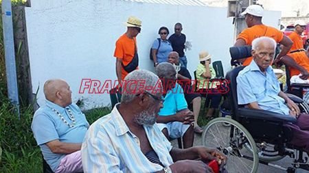 découvrez notre quotidien dédié aux aînés à libreville, où la gérontologie se met au service du bien-être et de l'épanouissement des personnes âgées. des conseils, des activités et des ressources pour rendre chaque jour significatif.