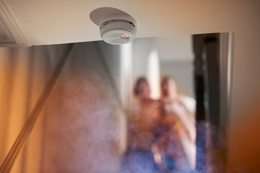 découvrez comment transformer une maison en rénovation après un incendie en un lieu chaleureux et accueillant. suivez nos conseils et astuces pour redonner vie à votre espace tout en assurant sécurité et confort.