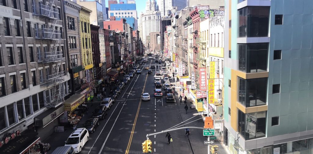 découvrez la crise actuelle qui frappe le secteur des taxis à new york. analyse des enjeux économiques, des revendications des chauffeurs, et des solutions potentielles pour rétablir l'équilibre dans ce service essentiel.