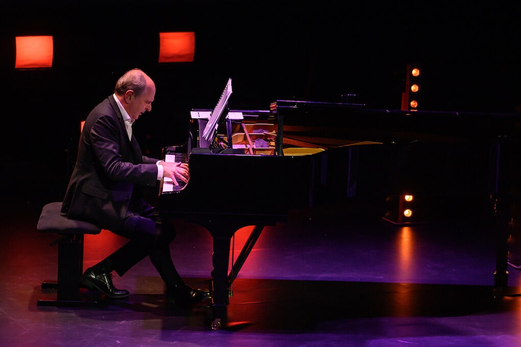découvrez les événements culturels incontournables du mois d'avril à monaco. plongez dans une ambiance artistique unique, explorez des expositions captivantes et participez à des festivals qui célèbrent la richesse de la culture monégasque.