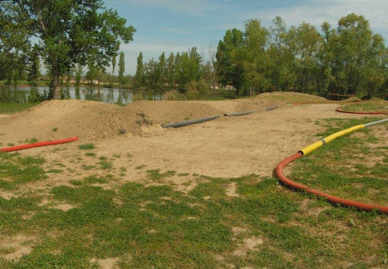 découvrez ludolac loisirs à saint-lieux, un espace de détente et d’amusement pour toute la famille avec espaces aquatiques, activités sportives et animations conviviales. idéal pour des journées inoubliables entre amis ou en famille !