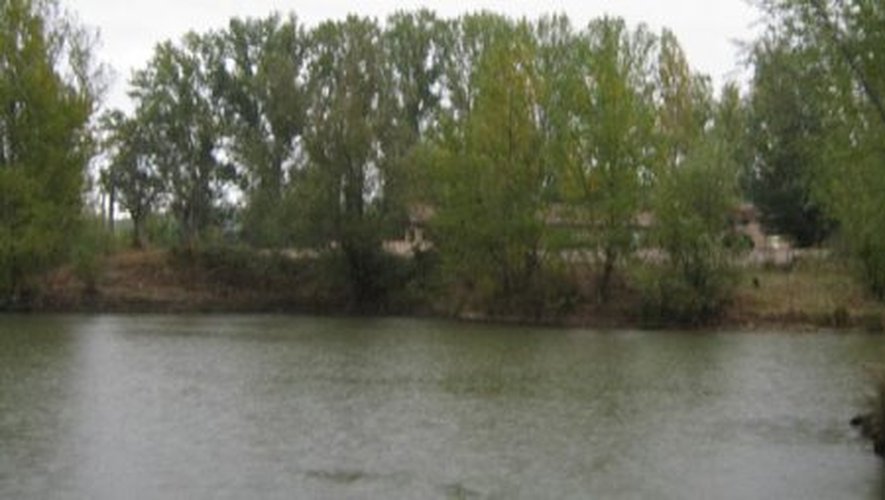 découvrez ludolac loisirs à saint-lieux : un espace de jeux aquatiques, détente et activités en famille ou entre amis. profitez de piscines, toboggans et aires de loisirs pour petits et grands, dans un cadre convivial au cœur de saint-lieux.