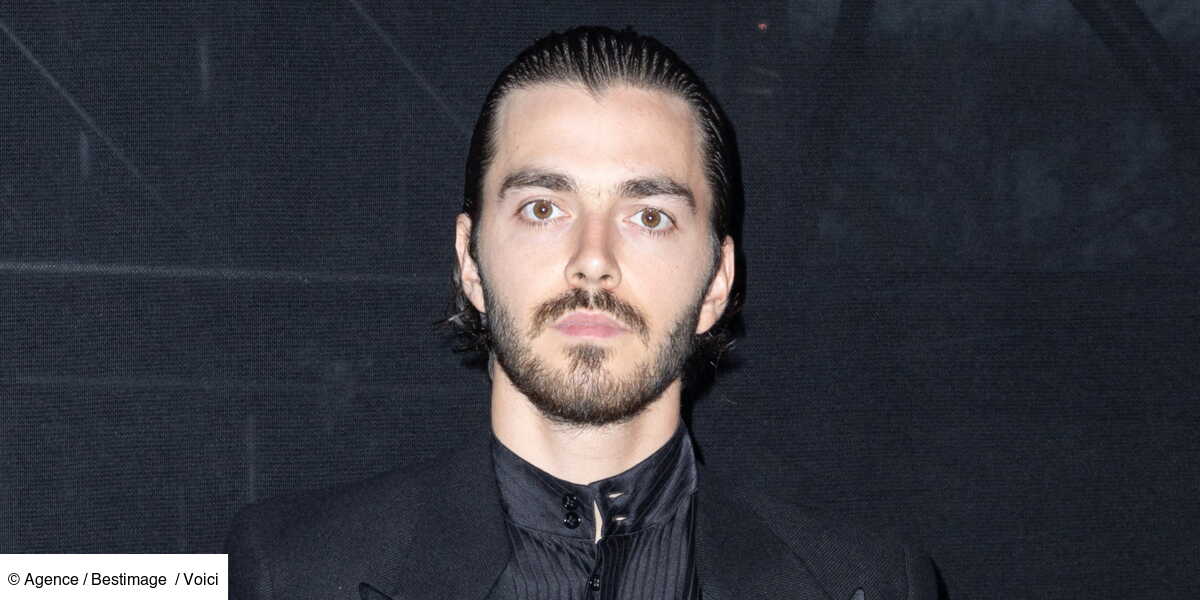 découvrez panayotis pascot, un humoriste au rire profond et sérieux qui mêle sensibilité et humour avec finesse.