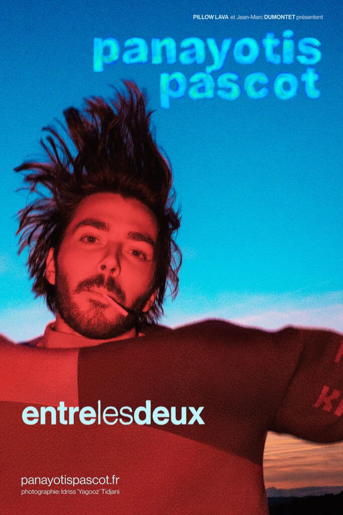 découvrez panayotis pascot, un humoriste au rire à la fois profond et sérieux, mêlant réflexion et légèreté avec une authenticité unique.
