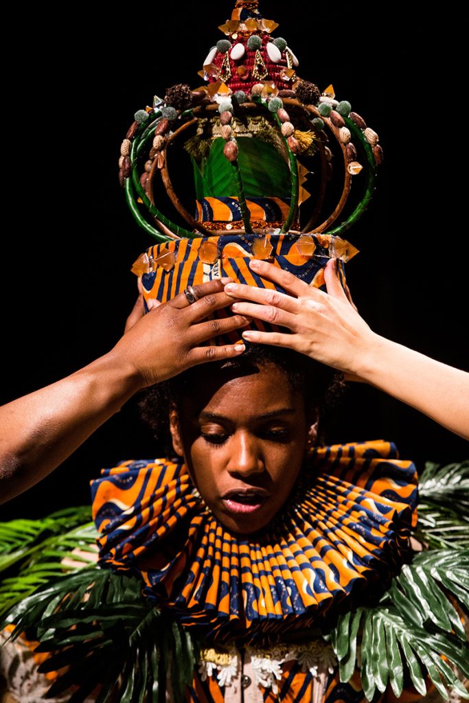 découvrez la critique approfondie de « chasselay » d'eva doumbia, une œuvre captivante mêlant habilement fiction et réalité pour offrir un récit poignant et engagé.