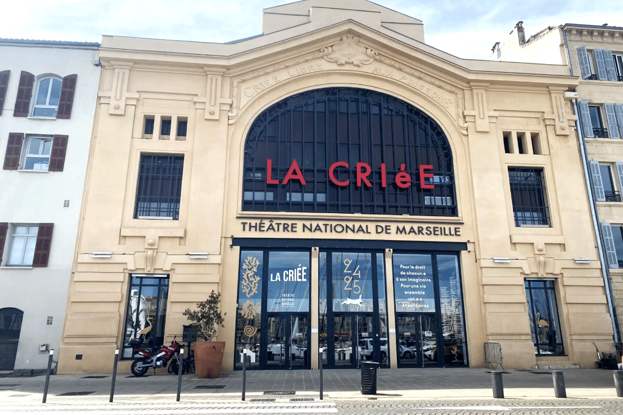 france culture et le théâtre de la criée présentent « la leçon », une pièce incontournable alliant théâtre contemporain et réflexions profondes. découvrez une expérience culturelle intense et captivante.