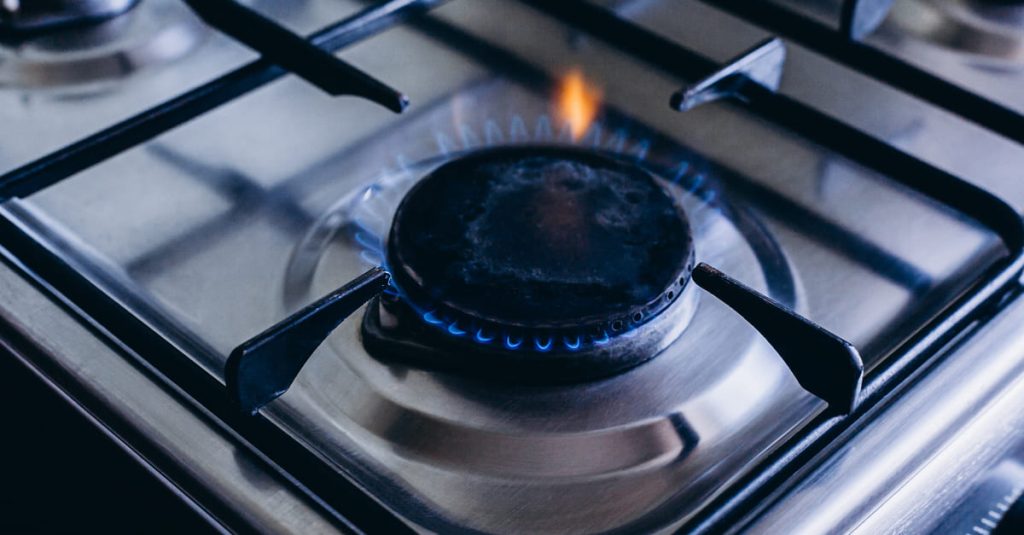 découvrez l'impact de la hausse des accises sur le gaz et le mazout à partir du 1er avril, et comment cela affectera vos dépenses énergétiques.