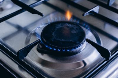 découvrez l'impact de la hausse des accises sur le gaz et le mazout à partir du 1er avril, et comment cela affectera vos dépenses énergétiques.